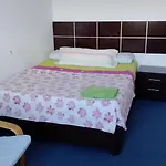 Habitacion Privada Centro Malaga Cerca De La Estacion De Tren Maria Zambrano Y Del Centro Historico Y De La Playa