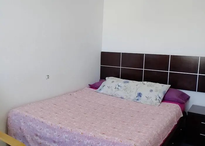 Habitacion Privada Centro Malaga Cerca De La Estacion De Tren Maria Zambrano Y Del Centro Historico Y De La Playa